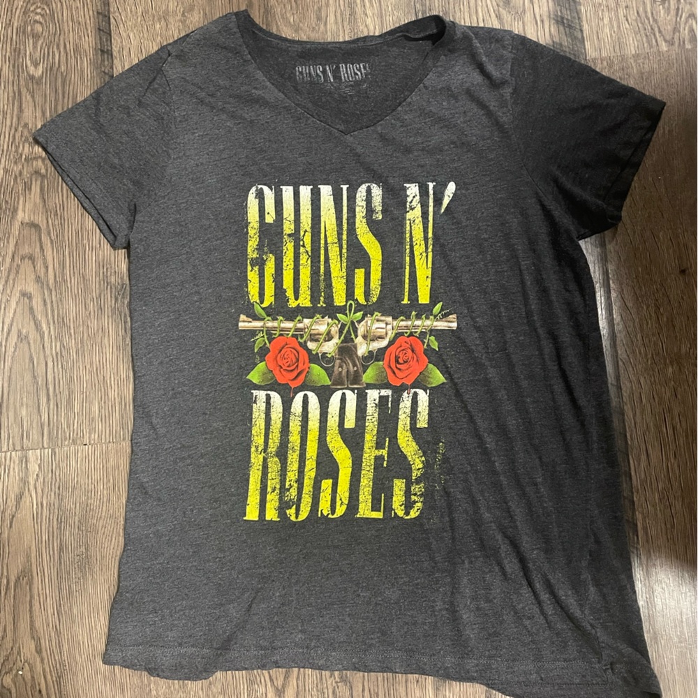 Guns N’ Roses T-Shirt, Size Women’s Large
